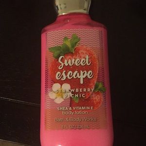 Bath and body works sweet escape body lotion